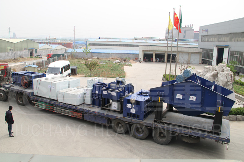 輥式制砂機(jī),輥式制砂機(jī)廠家,輥式制砂機(jī)價(jià)格